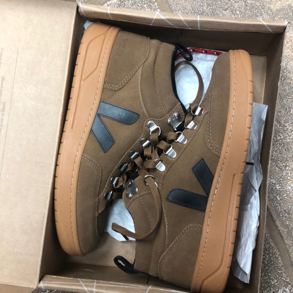 Veja Roraima Suede Sneakers in Brown Black Natural - Picture 4 of 4